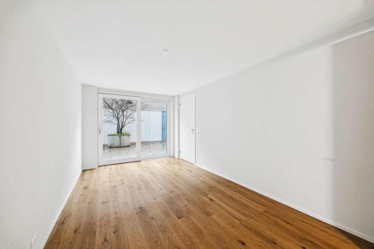 Moderne 2.5-Zimmer-Neubauwohnung direkt am Bahnhof