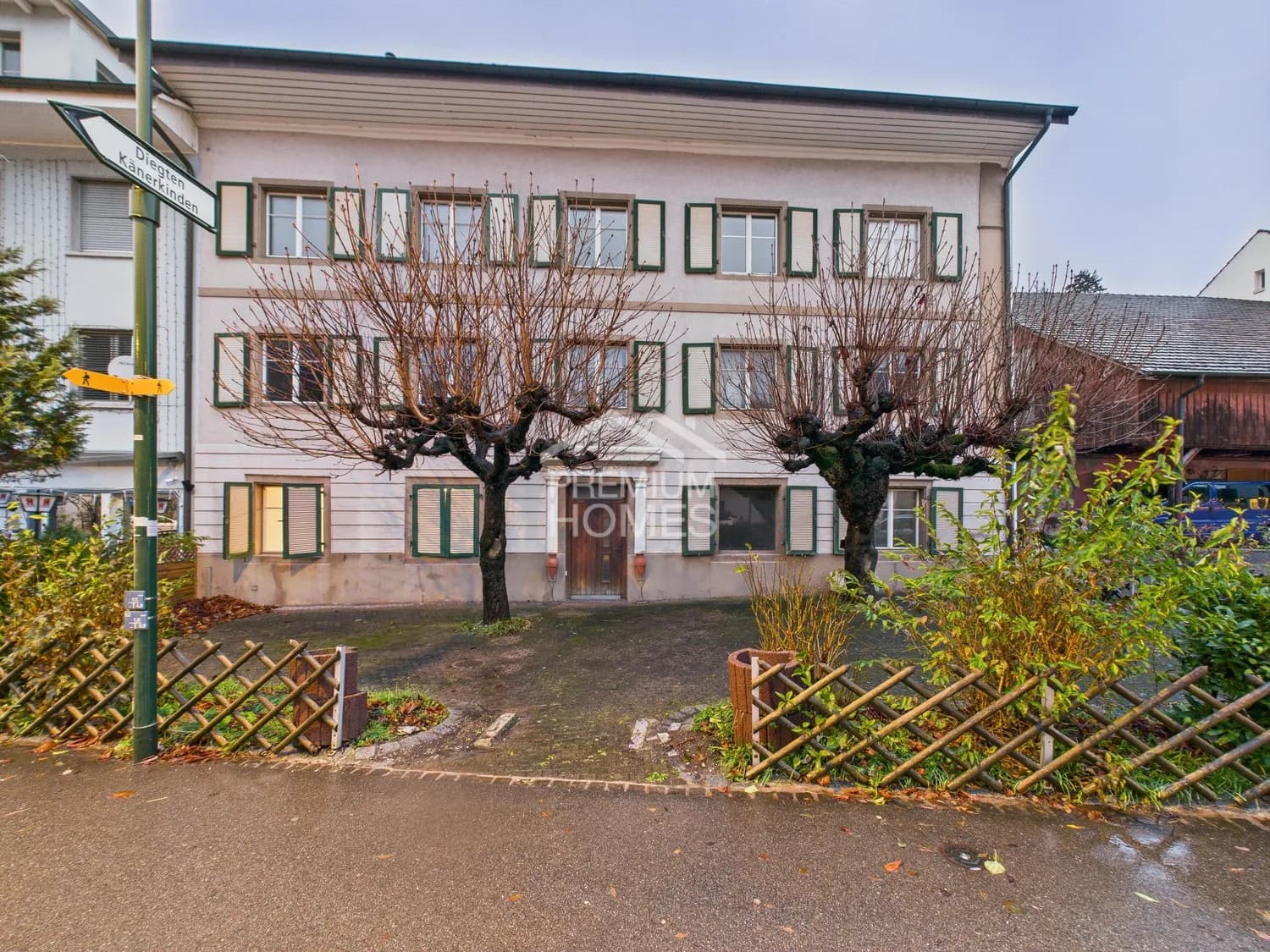Mehrfamilienhaus in Buckten mit riesigem Ausbaupotenzial