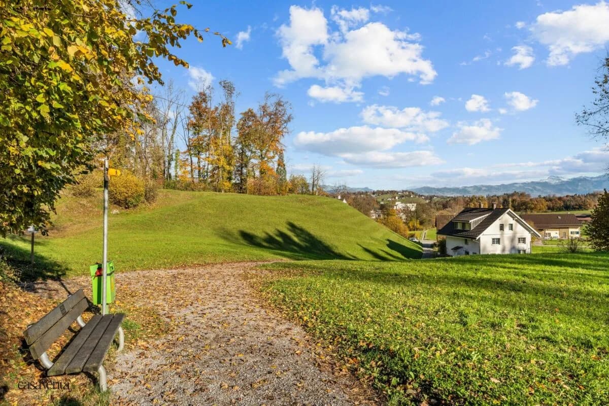 Moderne Dachmaisonette mit Einfamilienhaus-Charakter - bankengeprüft