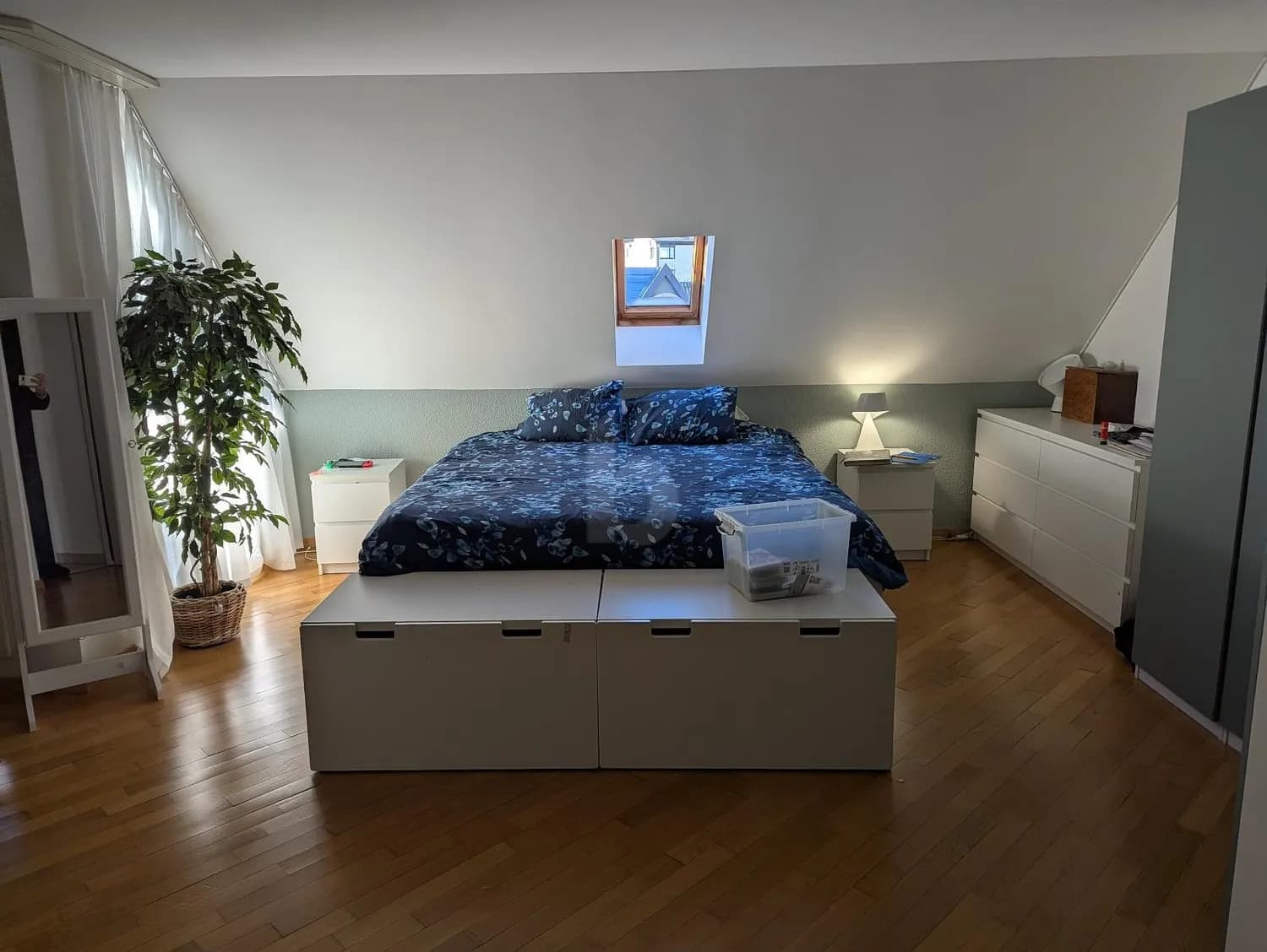 LICHTDURCHFLUTET MIT CHEMINÉE UND DACHTERRASSE