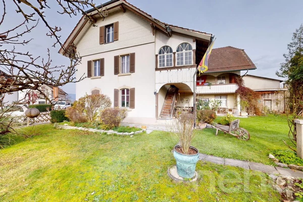 Charmantes Zweifamilienhaus mit Potenzial in Kappelen