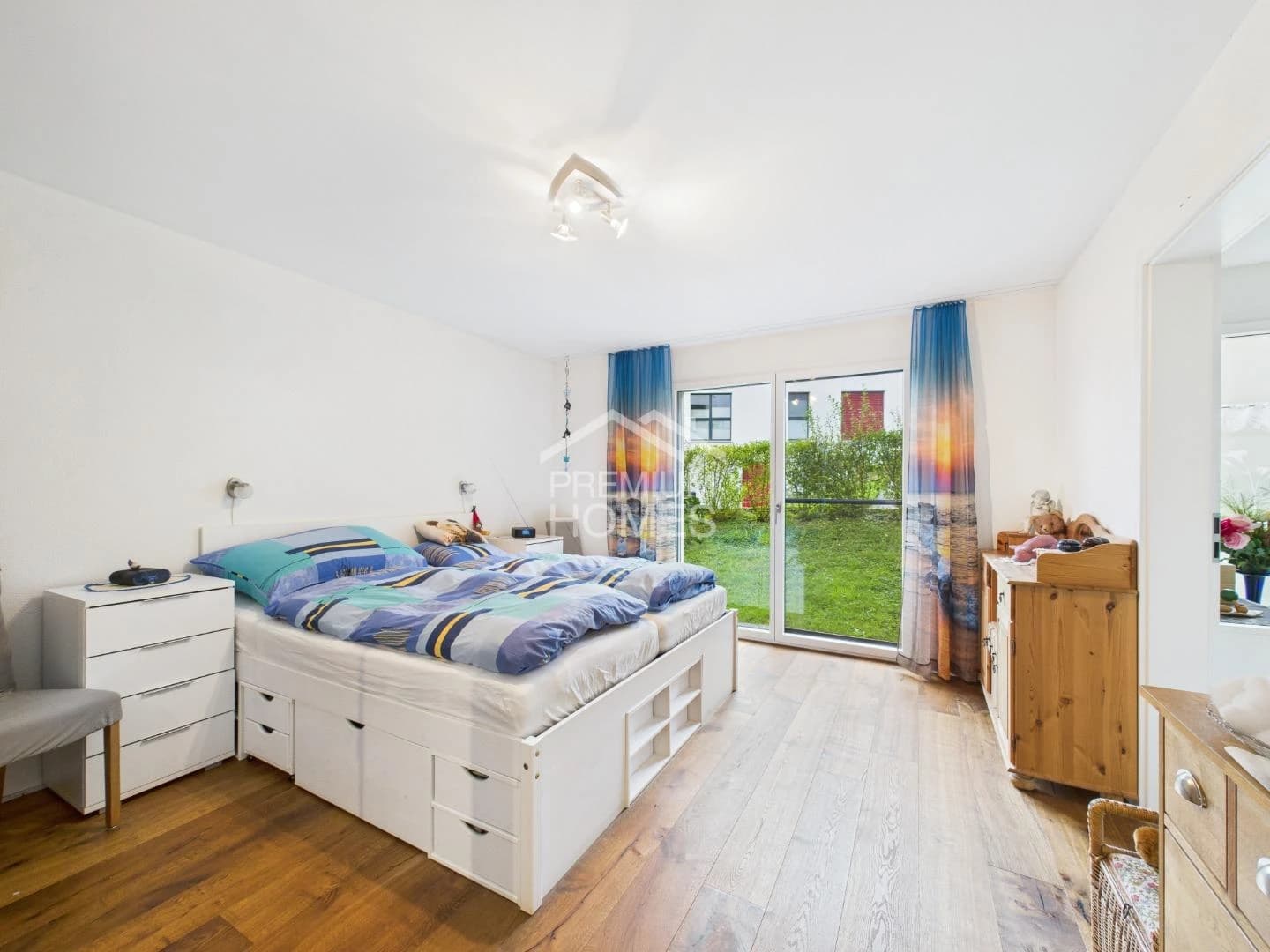 Neuwertige Liegenschaft mit hochwertigem Ausbau