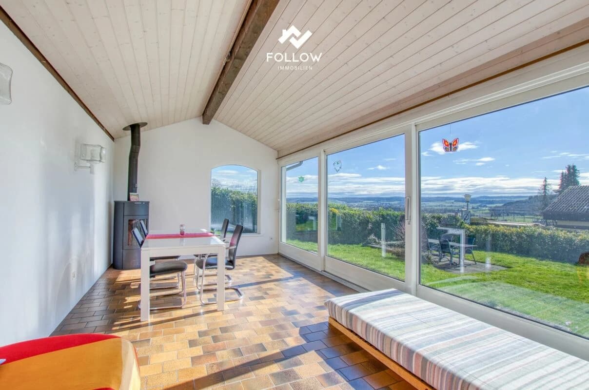 Wohnen mit Weitblick, Zweifamilienhaus an bester Hanglage