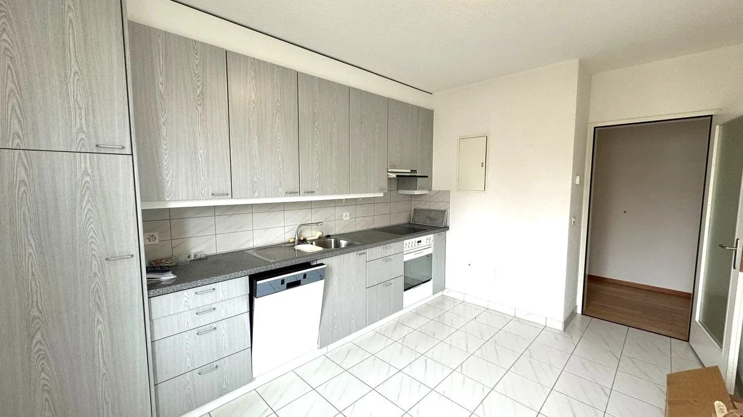 Grosszügige und helle Wohnung