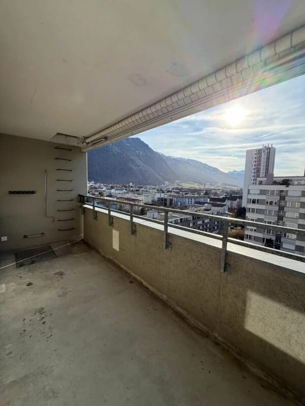 Schöne, helle 4-Zimmer-Wohnung mit Balkon & Bergsicht an zentraler Lage in Chur