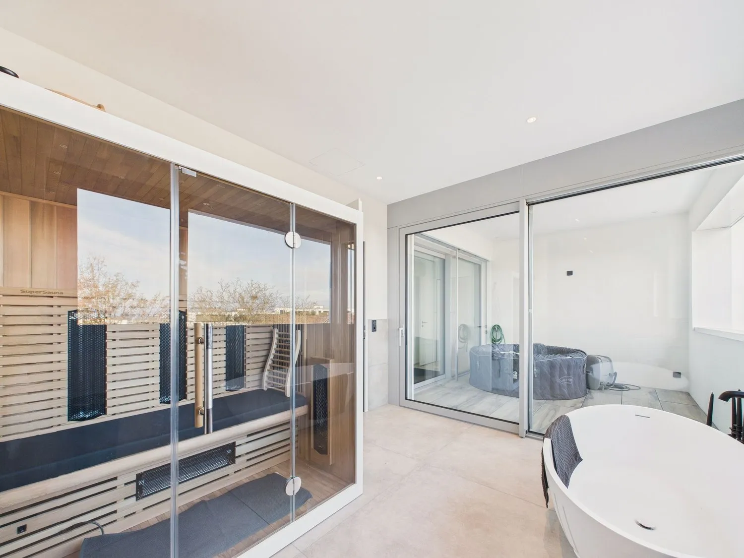 Exklusive 5.5-Zimmer-Neubau-Wohnung mit Kamin, Sauna und Seeblick in Bottighofen