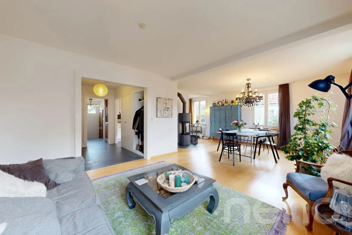 Rarität im Hardhof: Gepflegtes Stadthaus mit Ausbaupotenzial