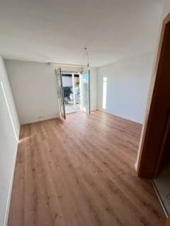 Neu renovierte 5.5-Zimmer-Wohnung mit Balkon, Gommiswald
