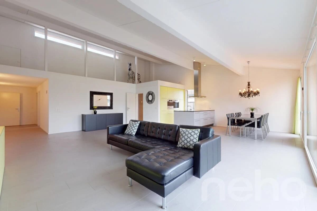 Grosszügiges Doppel- oder Einfamilienhaus mit traumhafter Aussicht