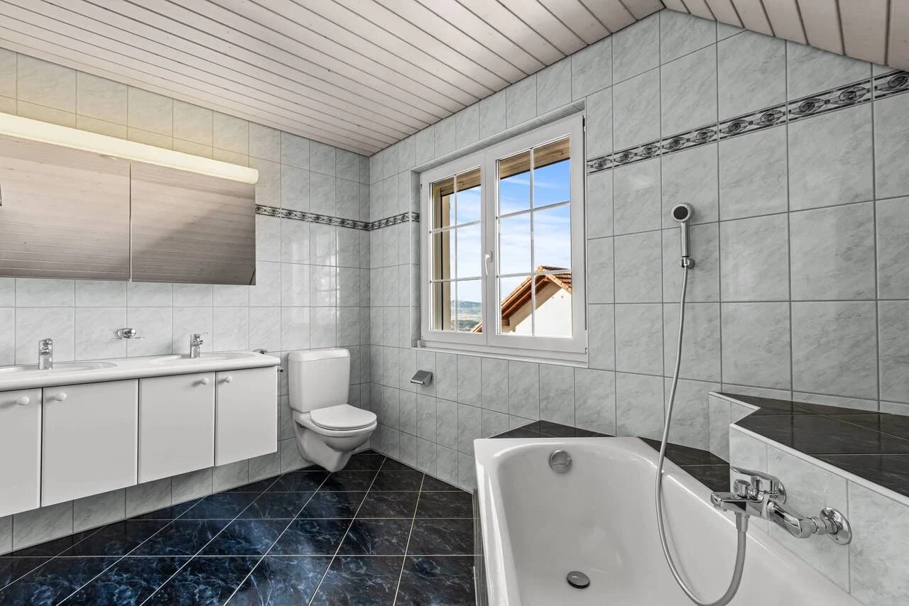 Sonniges Wohnen über der Nebelgrenze mit Pool und Weitsicht