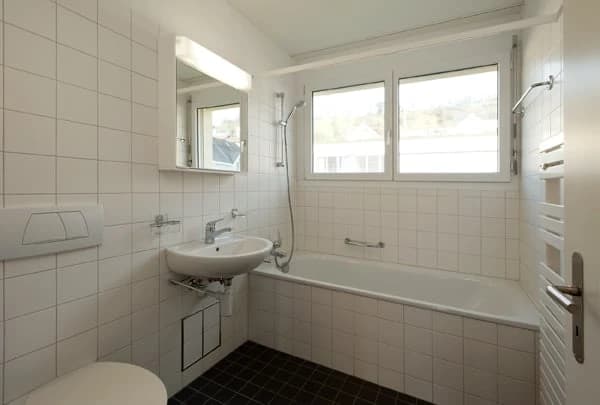 Moderne Wohnung mit sonnigem Balkon