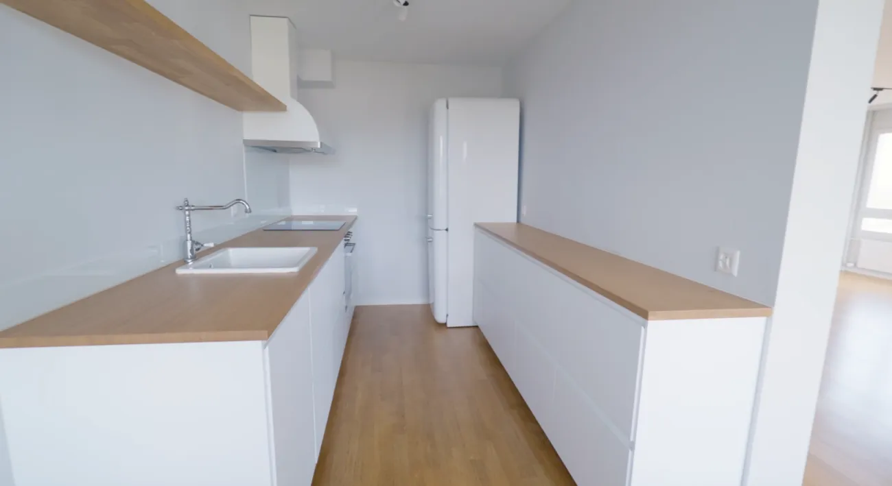 Stilvolle 3.5-Zimmer-Wohnung im 19. Obergeschoss in Bern-Bümpliz mit Panoramaterrasse und Alpenblick