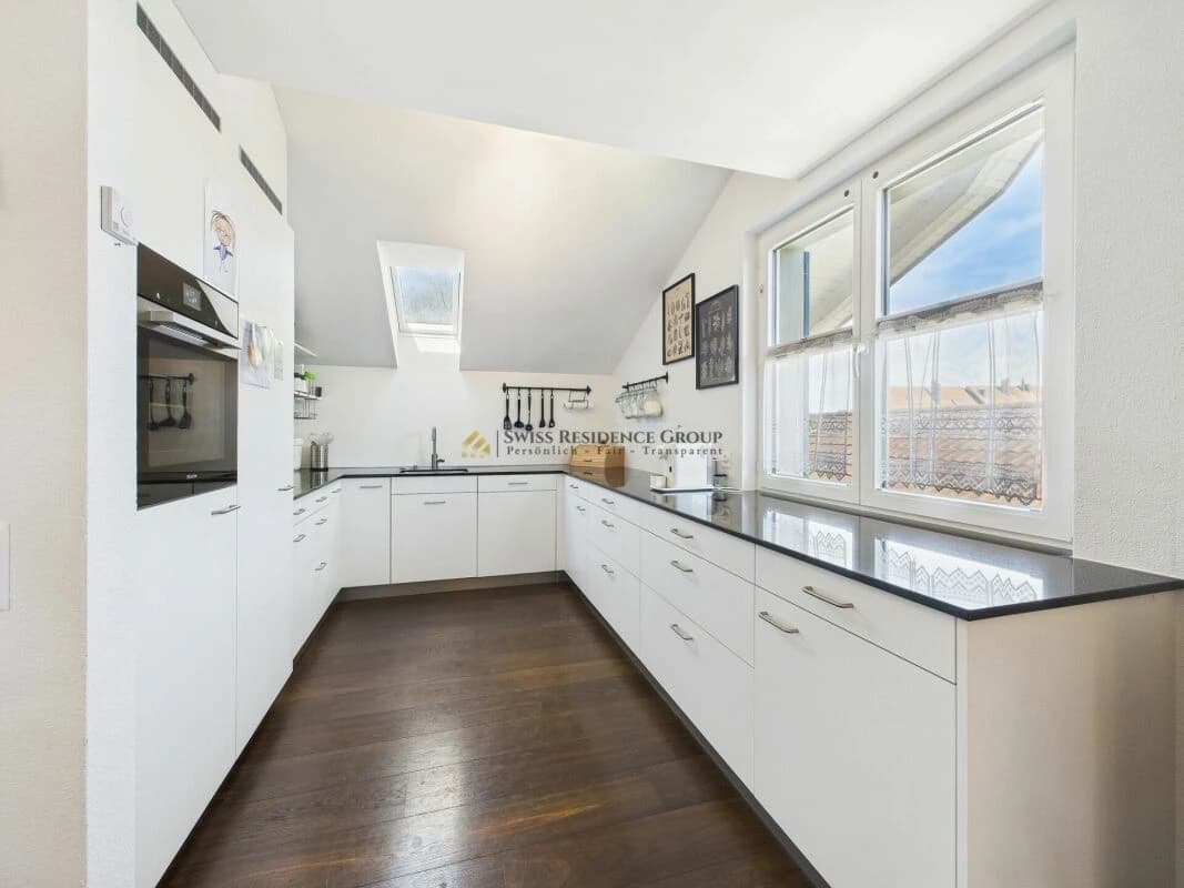 Exklusives Wohngefühl: Dach-Maisonette mit Klimaanlage im steuergünstigen Neerach