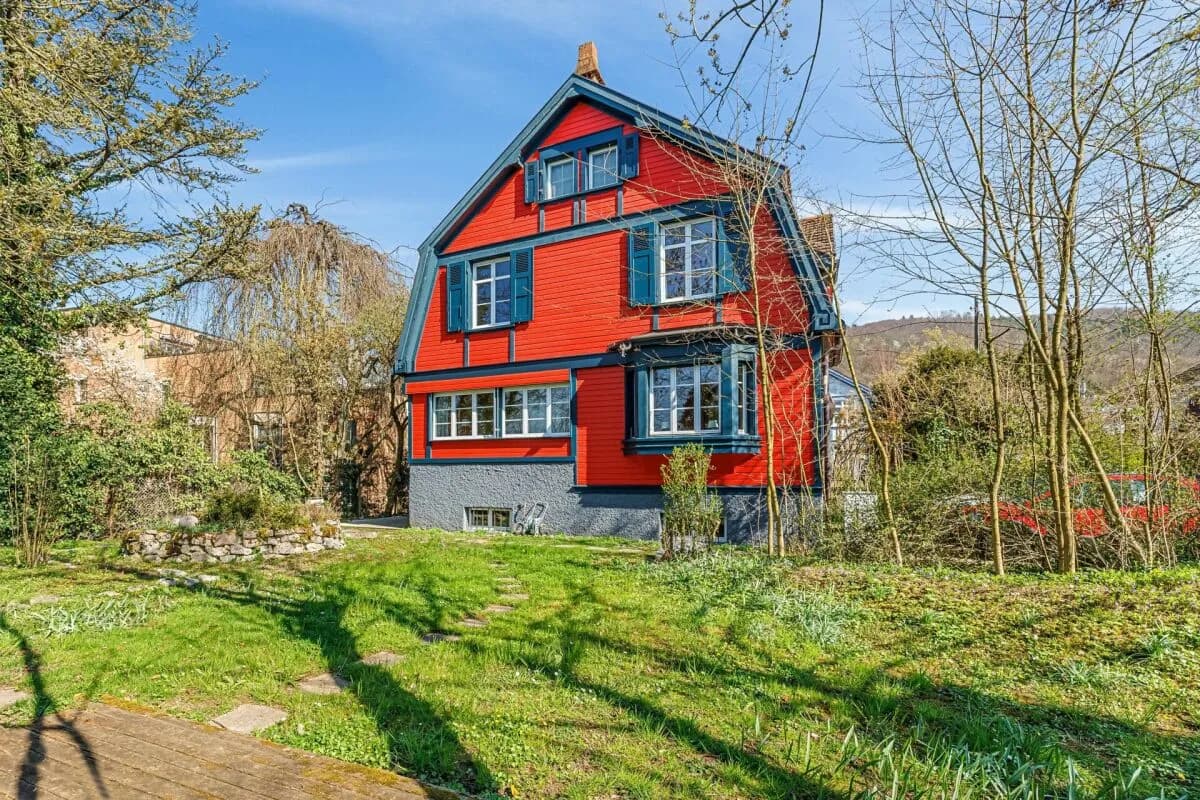 Charmantes Doppel-Einfamilienhaus mit grossem Garten