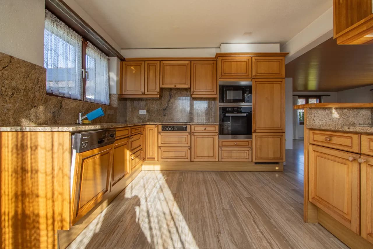 Gepflegtes 4.5-Zimmer Einfamilienhaus mit grosszügigem Umschwung