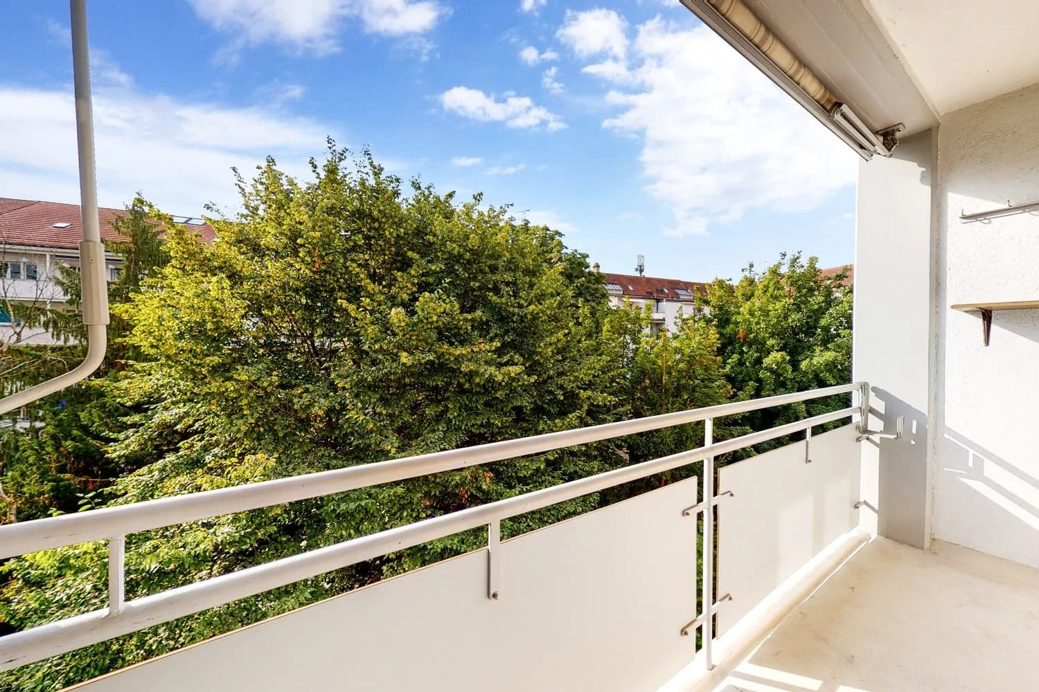 Ruhige Stadtoase mit Balkonen beim Messeturm