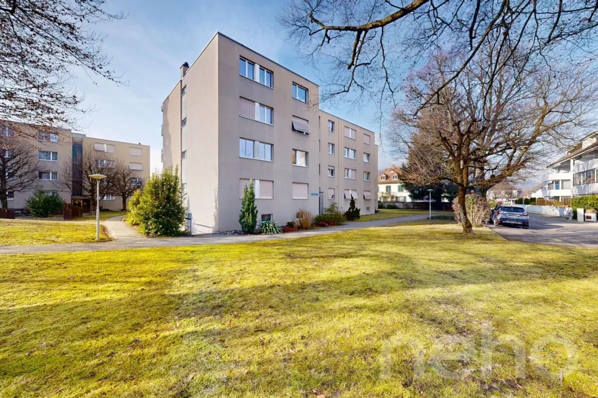 Helle 3.5 Zimmer-Wohnung mit Balkon und Garage in Schönenwerd