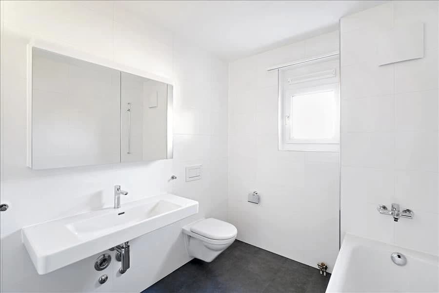 Helle, morderne Wohnung in Binningen