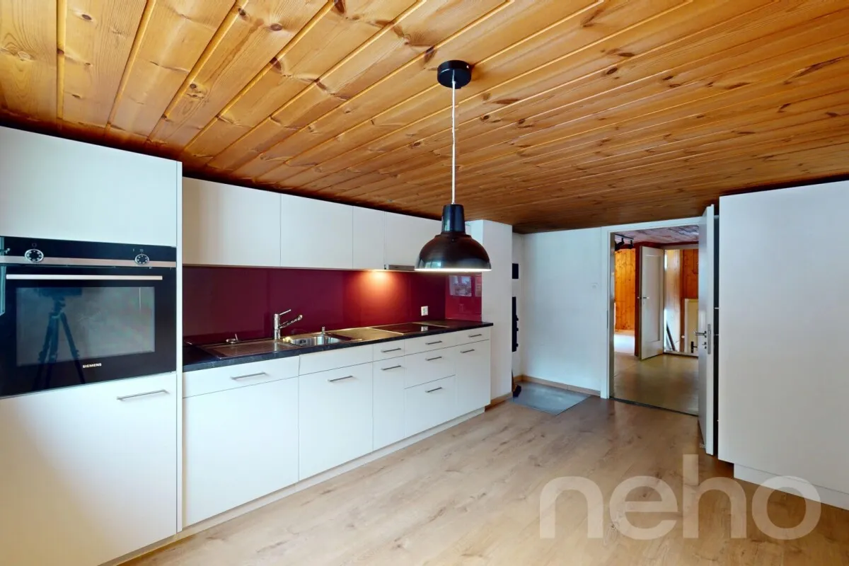 Haus mit Stall und 661 m² Grundstück in idyllischer Lage in Vättis SG