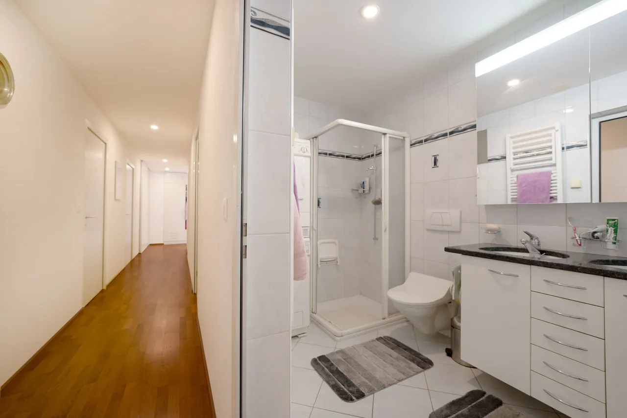 Grosse Eigentumswohnung an ruhiger Lage inkl. Tiefgaragenplatz!