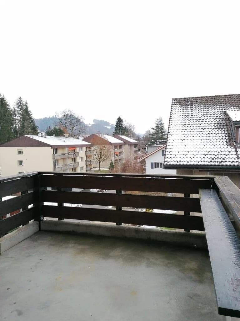 Heimelige Dachwohnung mit Cheminée