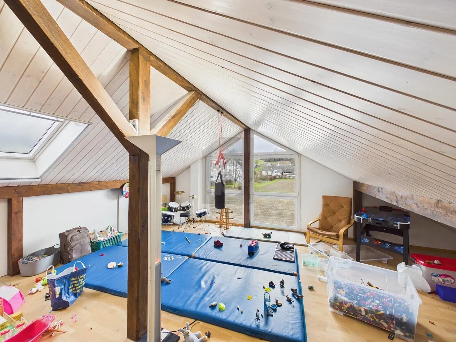 FAMILIEN-PARADIES MIT GARTEN