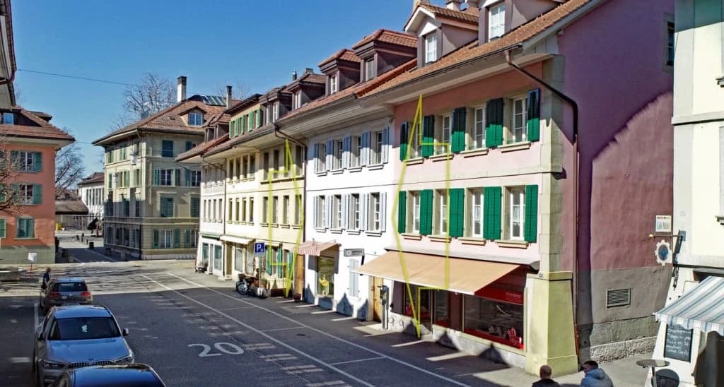 Gschichtsträchtigi Muure mit modernem Inneläbe ir Burgdorfer Autstadt