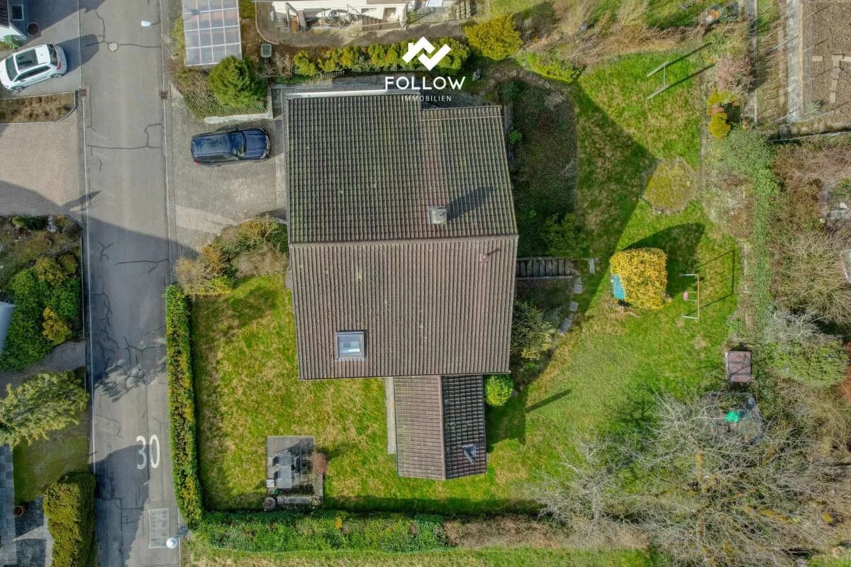 Wohnen mit Weitblick, Zweifamilienhaus an bester Hanglage