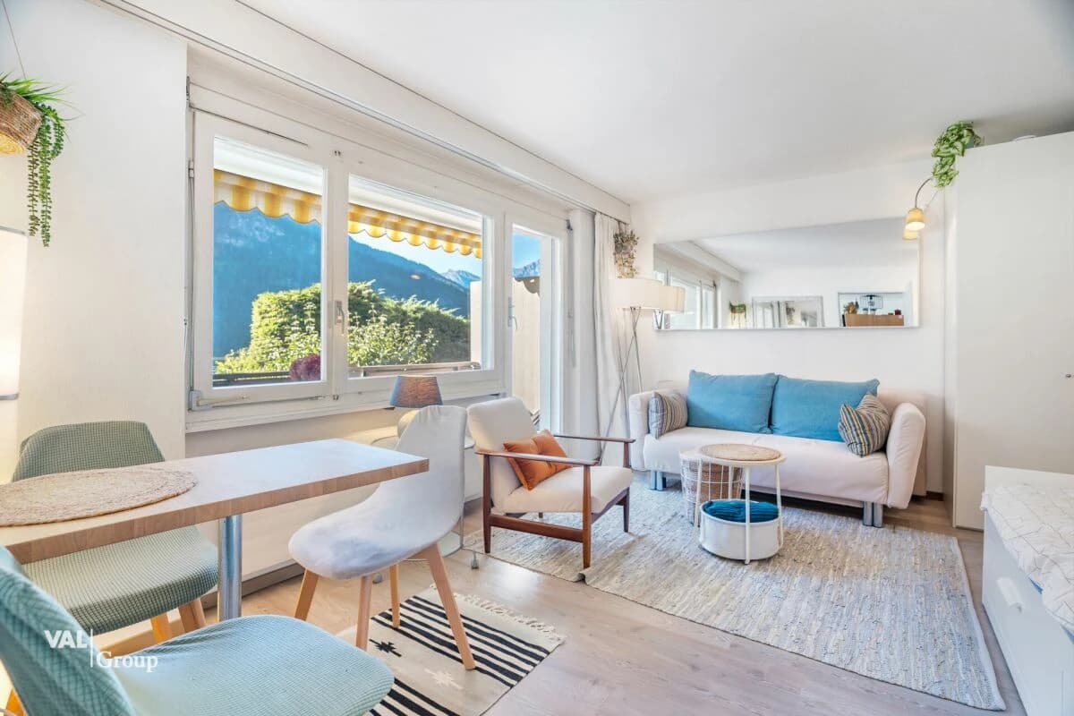 Möbliertes Studio mit Balkon und unverbaubarer Aussicht