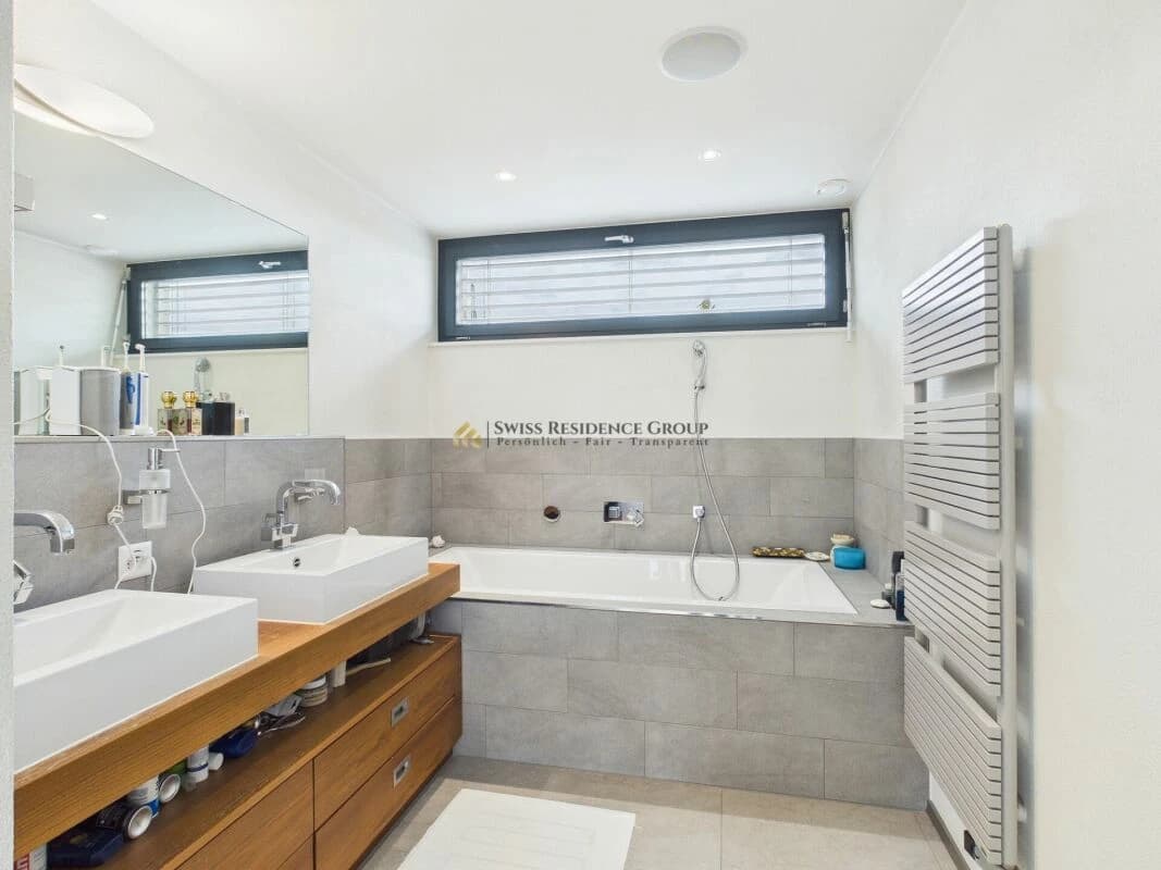 Modernes Einfamilienhaus mit Panorama in Adliswil