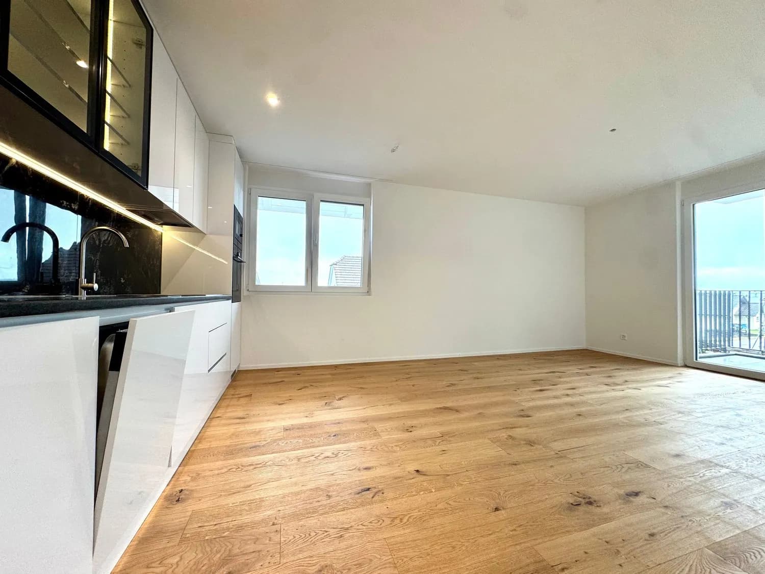 Neubau 3.5-Zi.-Wohnung mit Balkon in Oberbuchsiten mieten