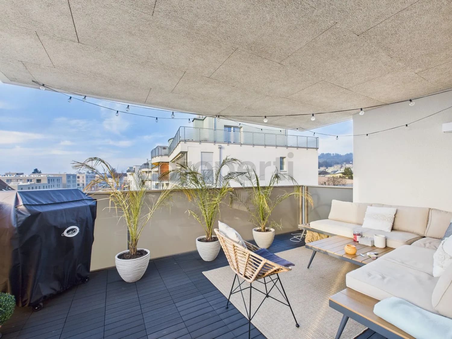 WEITBLICK MIT MODERNEM AUSBAU