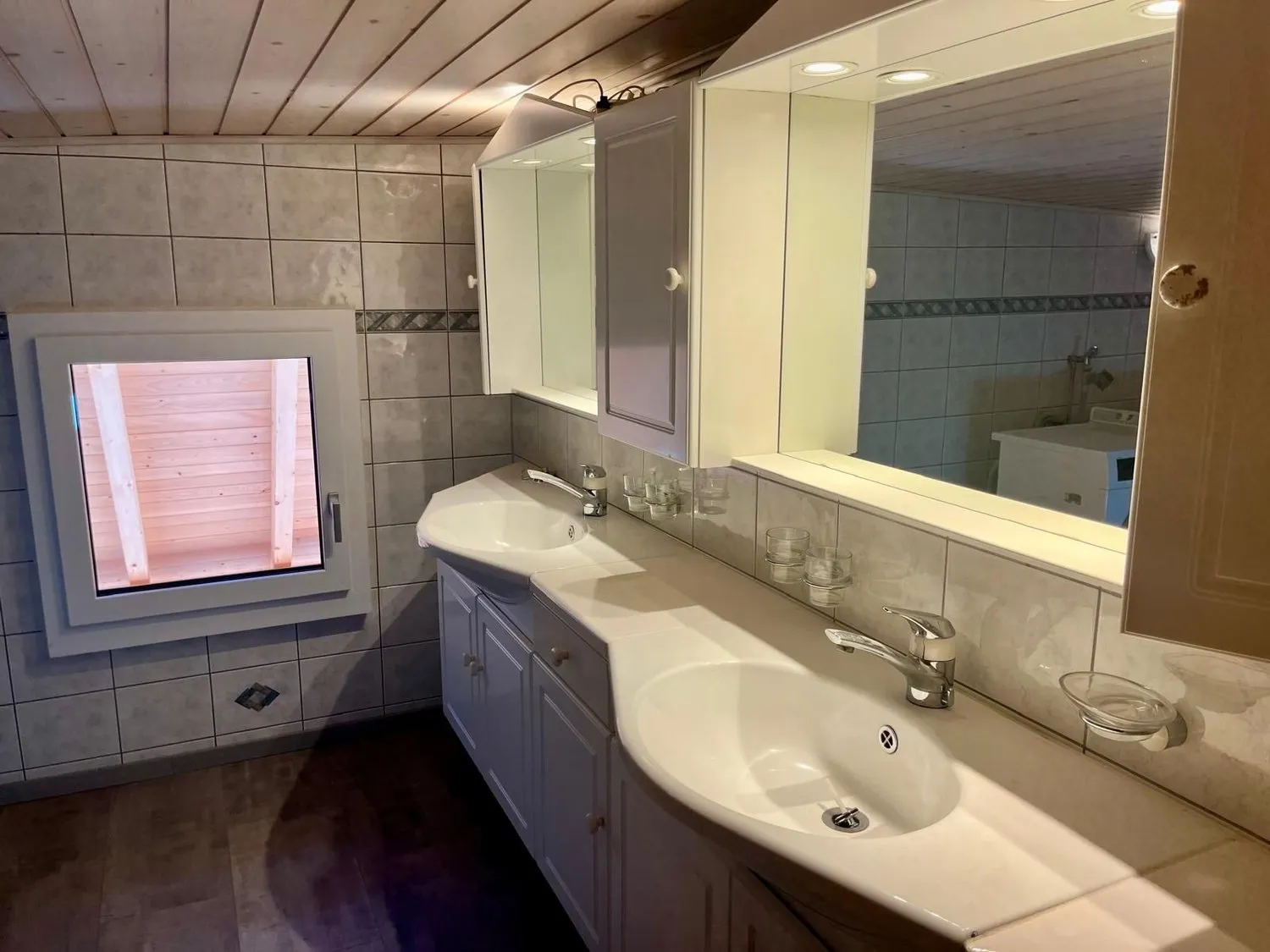 Moderne 6.5-Zimmer Wohnung in Rohrbachgraben