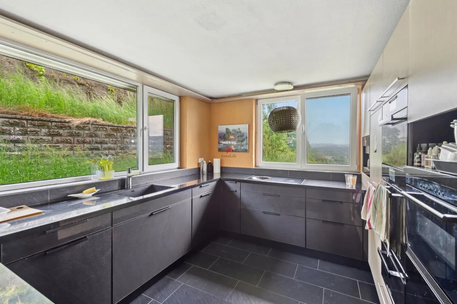 Wohnen, wo andere träumen - Ihr Rückzugsort in den Villiger Rebbergen