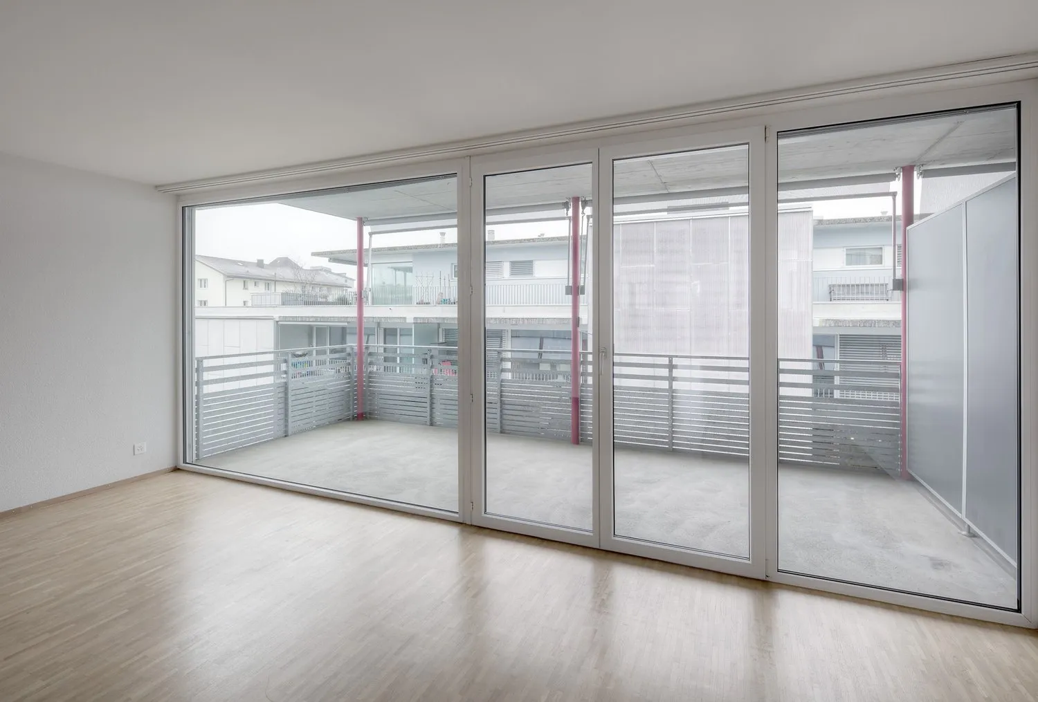 Hochwertige, elegante Wohnung mit 30m² Balkon!