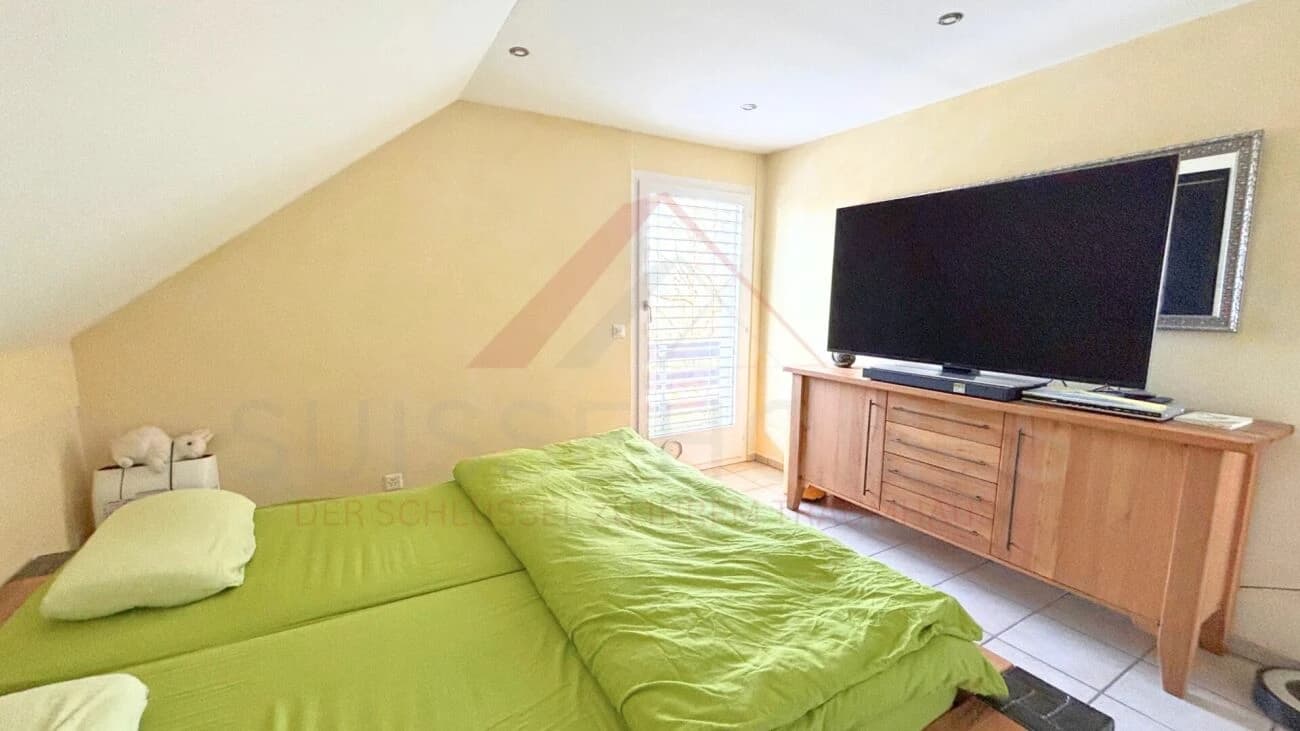 Gepflegtes Einfamilienhaus mit idyllischem Garten im Seeland