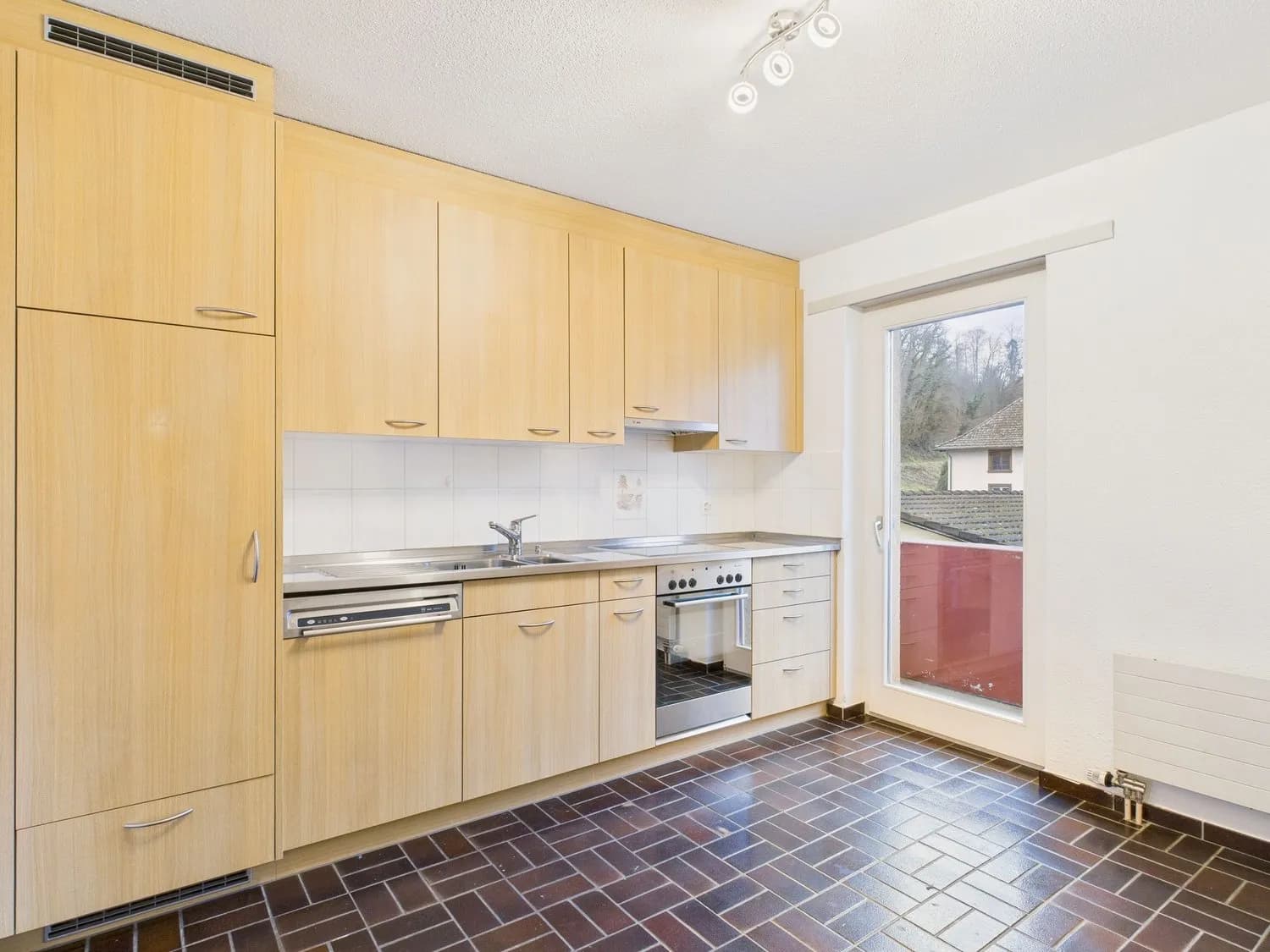 Stilvolle 3.5-Zimmer-Wohnung für entspanntes Wohnen in Fisibach