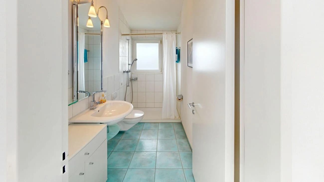 Wohn- und Geschäftshaus: Charmantes Zuhause mit Panoramablick über den Sempachersee