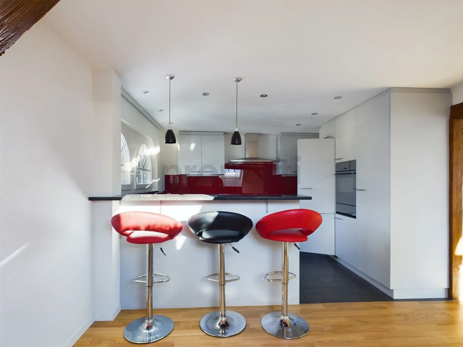 Modern 3.5-Zimmer Wohnung an zentraler Lage in Sisikon