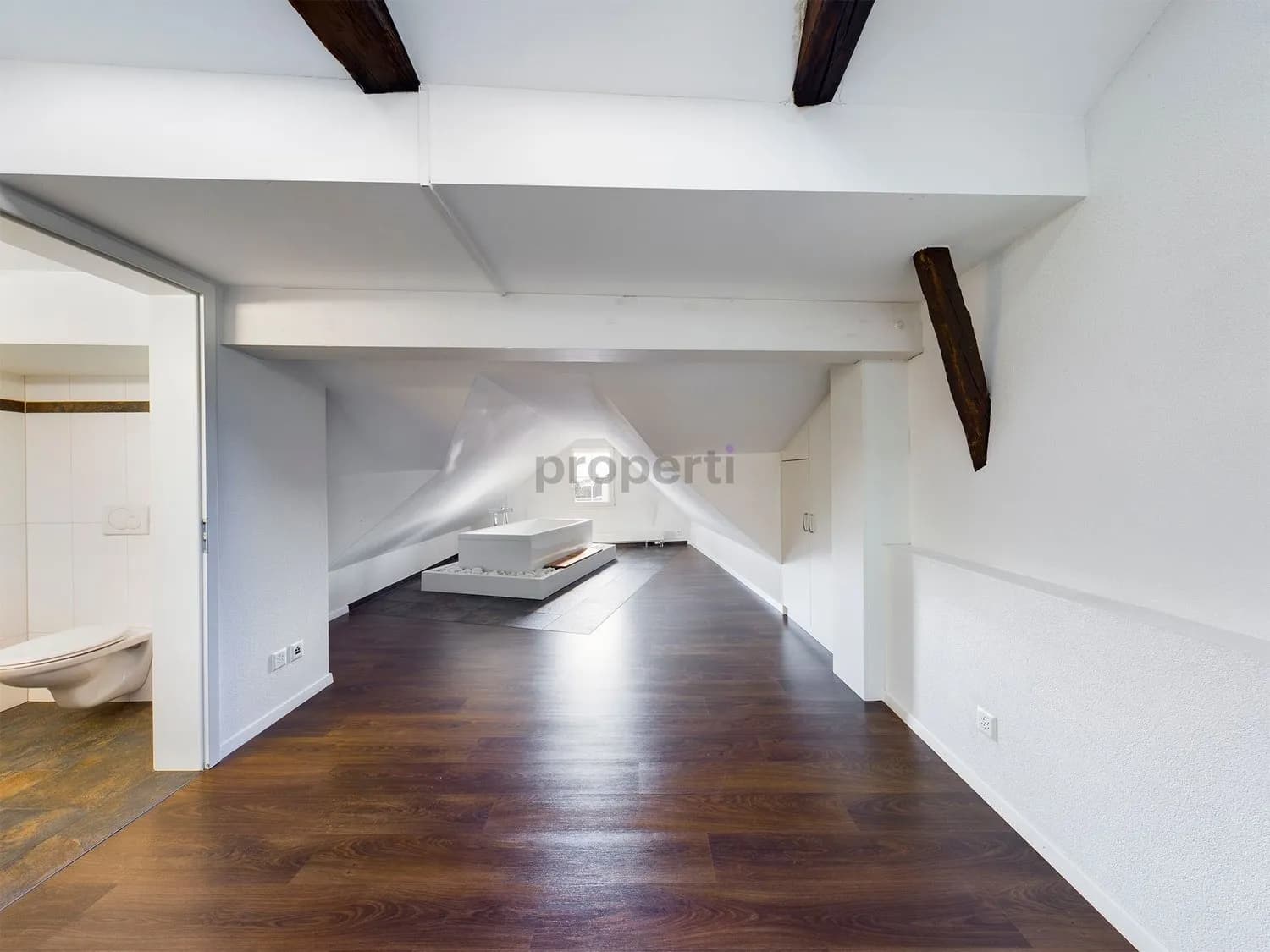 Grosszügig und lichtdurchflutet