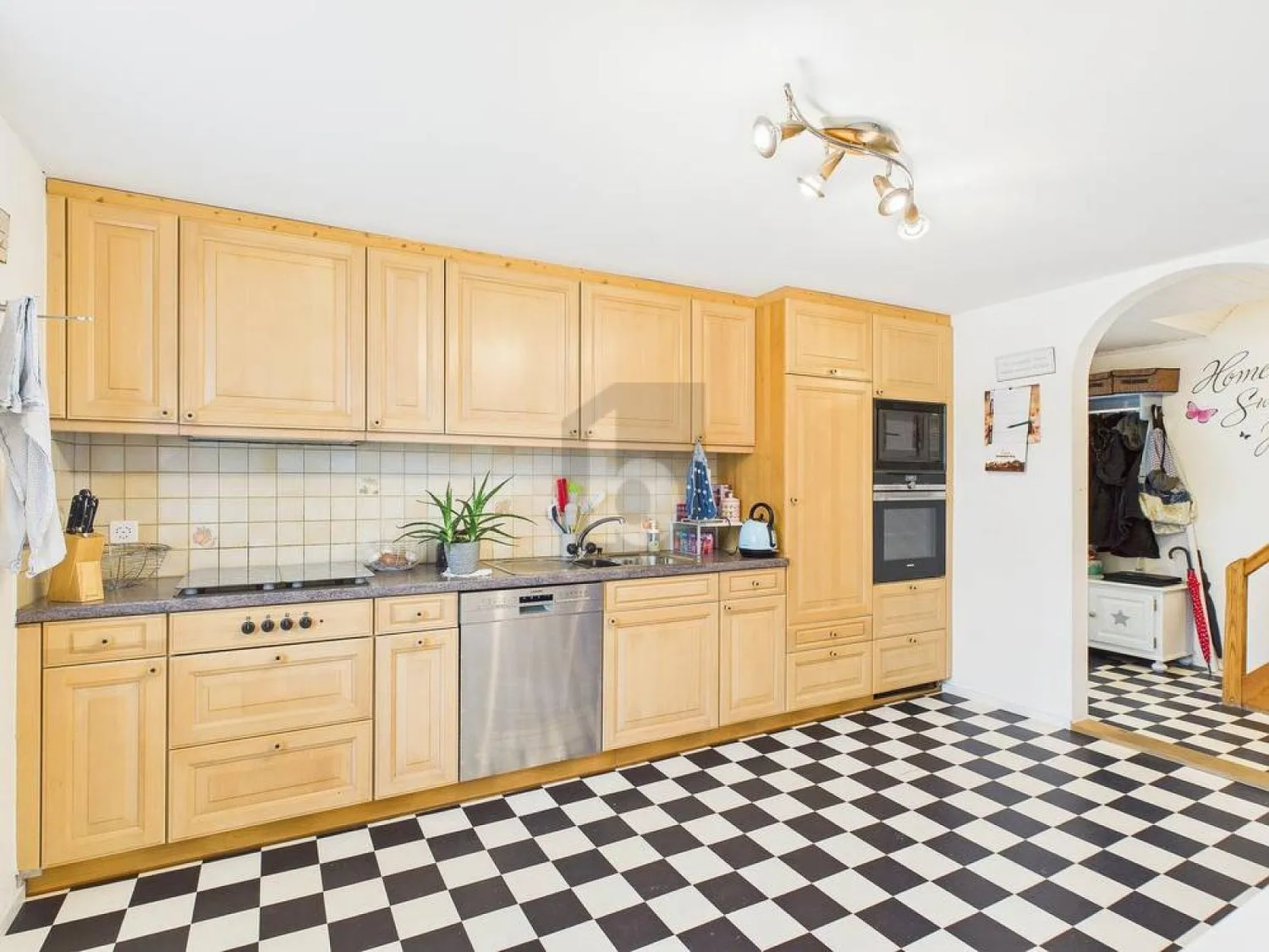 KERNSANIERT - RUHEPOL AN WALDRAND