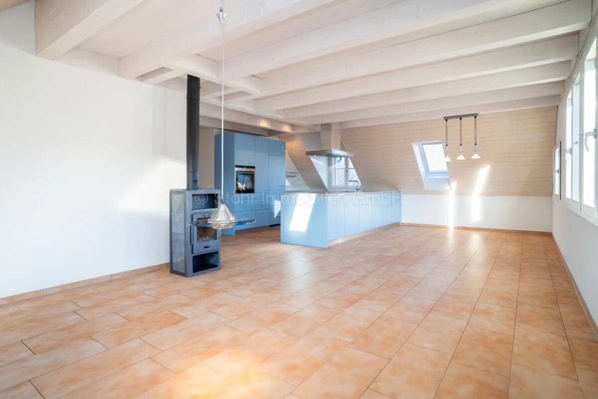 Unter dem Dach - Charmante 3.5-Zimmer-Dachwohnung mit Galerie