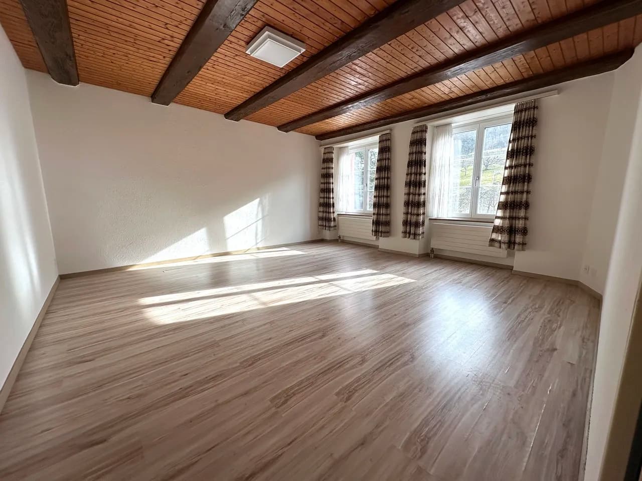 tolle, heimelige 3.5 Zimmer EG Wohnung