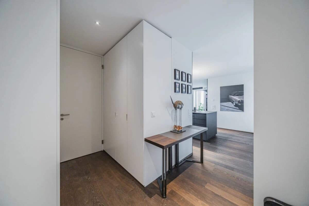 Seltene 3.5-Zimmer-Etagenwohnung im 16. OG mit toller Fernsicht in den Twin-Towers «The Metropolitans»