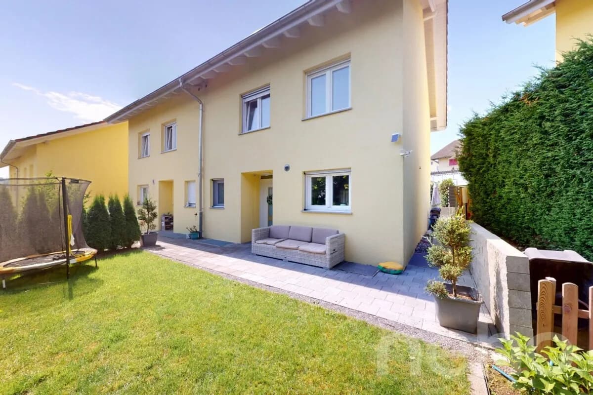 Familientraum mit Whirlpool, Garten, Terrassen und viel Platz