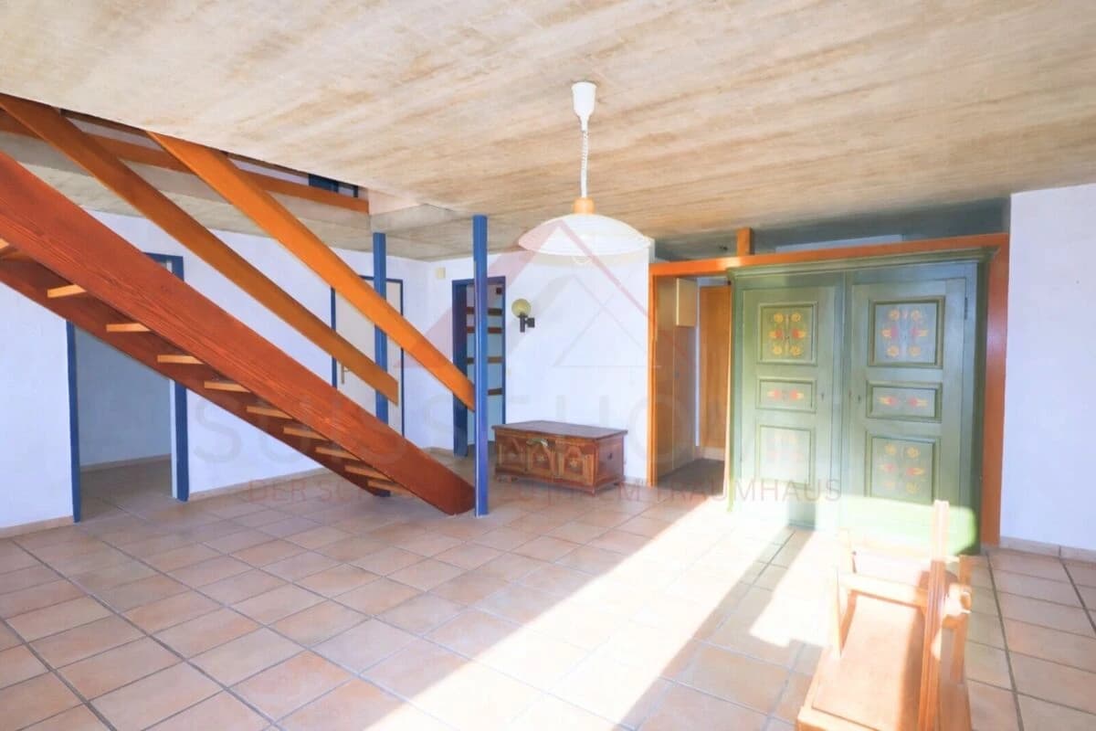 Grosszügiges Einfamilienhaus mit Seesicht und Pool