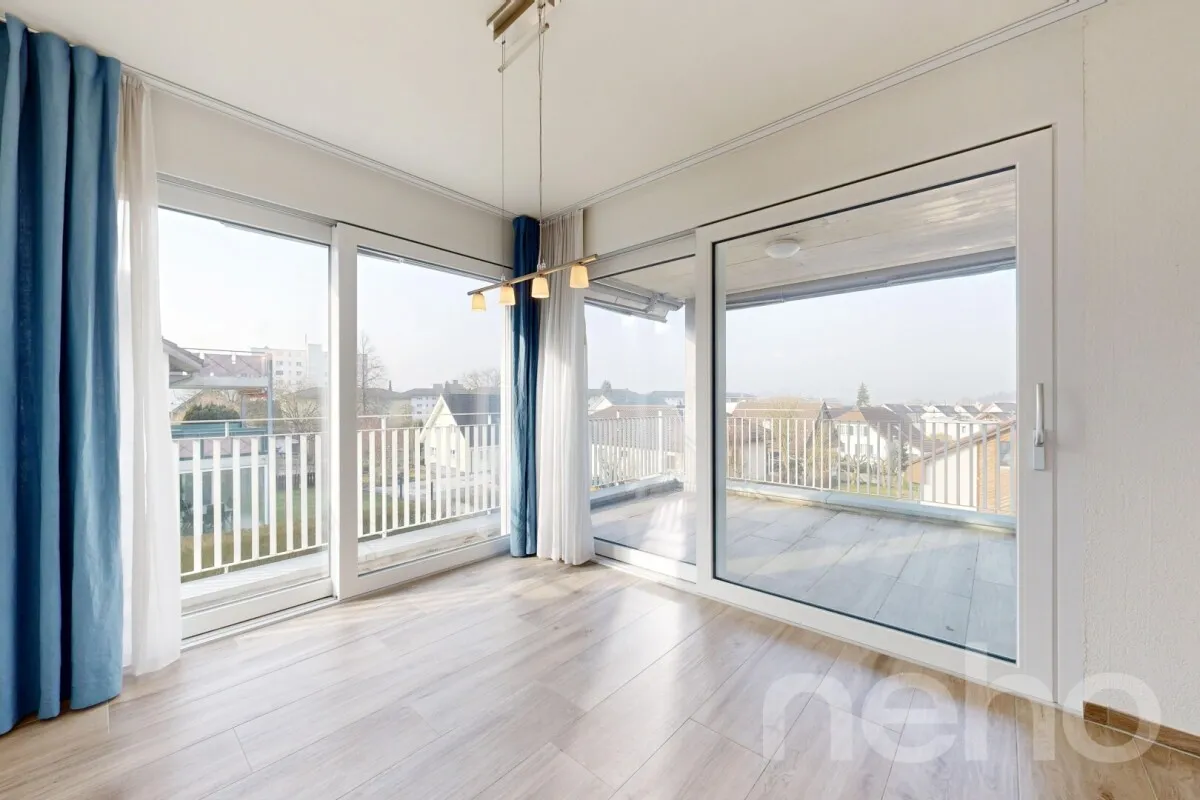 Moderne 3.5-Zimmer-Wohnung mit Balkon und flexiblem Zusatzraum