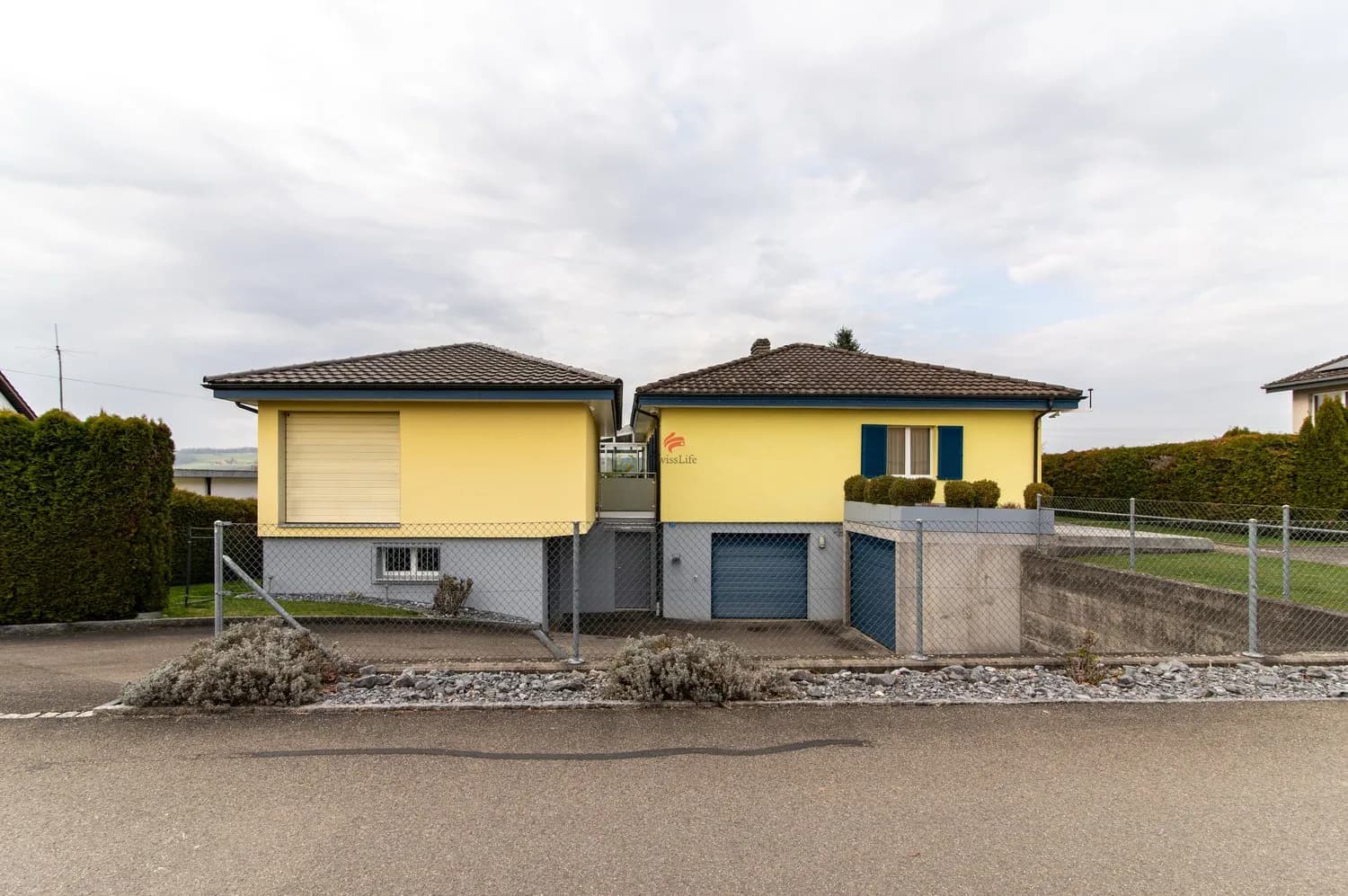 Einfamilienhaus mit Werkstatt + Atelier