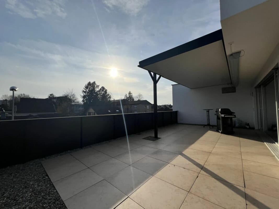 Über den Dächern von Arbon: Attikawohnung mit sonniger Dachterrasse und Seeblick