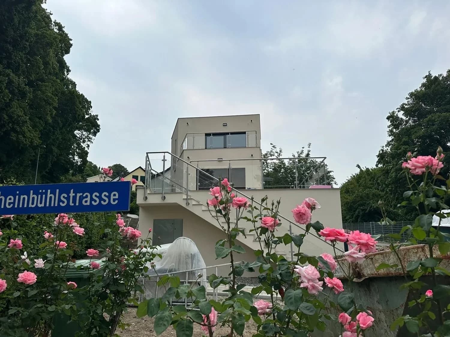 Moderne 2.5 Zimmer-Wohnung im idyllischen Rheinhaldenquartier